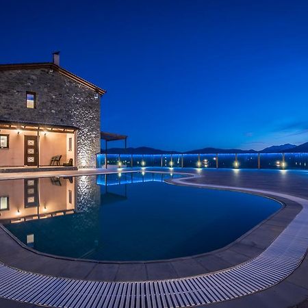 The View Village - Villas Suites & Spa Karpeníszi Kültér fotó