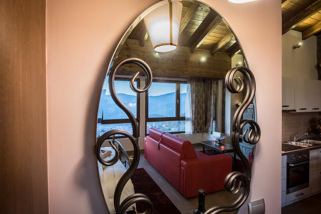 The View Village - Villas Suites & Spa Karpeníszi Kültér fotó