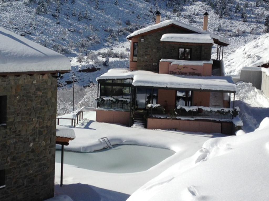 The View Village - Villas Suites & Spa Karpeníszi Kültér fotó