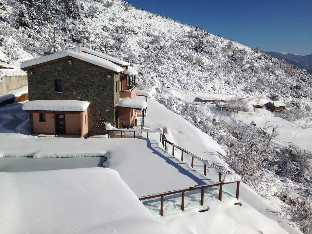 The View Village - Villas Suites & Spa Karpeníszi Kültér fotó