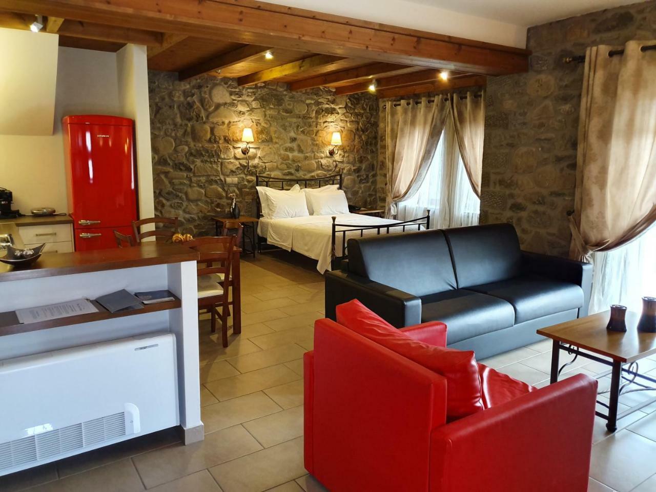 The View Village - Villas Suites & Spa Karpeníszi Kültér fotó