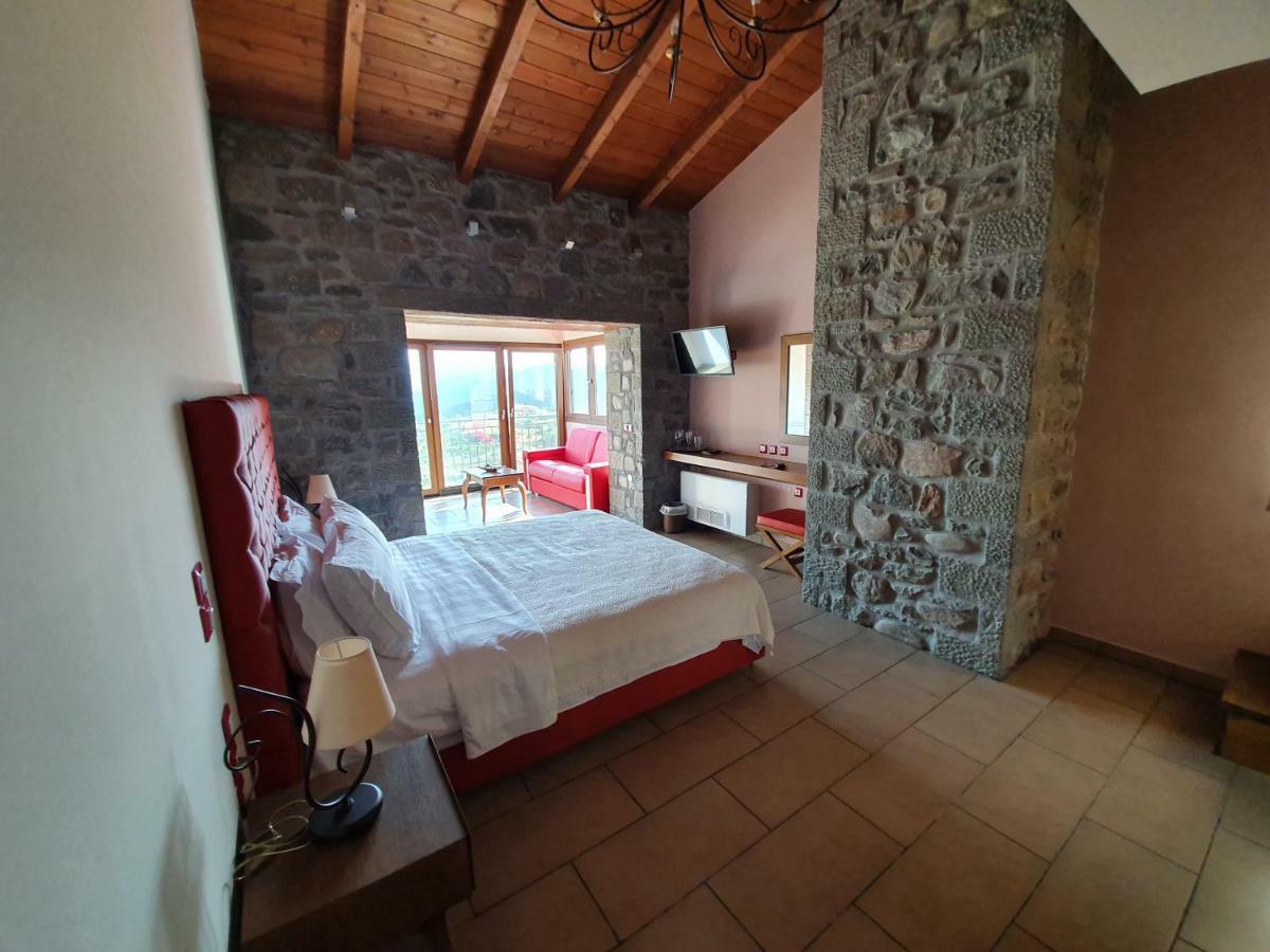 The View Village - Villas Suites & Spa Karpeníszi Kültér fotó