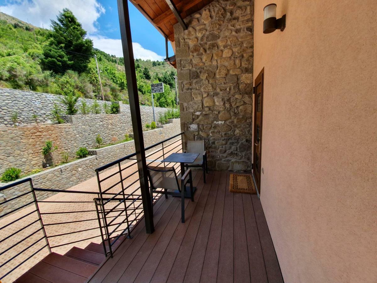 The View Village - Villas Suites & Spa Karpeníszi Kültér fotó
