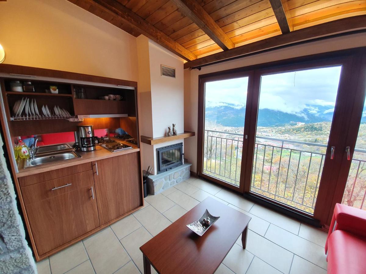 The View Village - Villas Suites & Spa Karpeníszi Kültér fotó